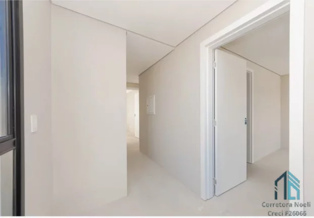 Imagem Casa em condomínio clube, 03 quartos c/suíte, terraço, no Santa Cândida em Curitiba PR