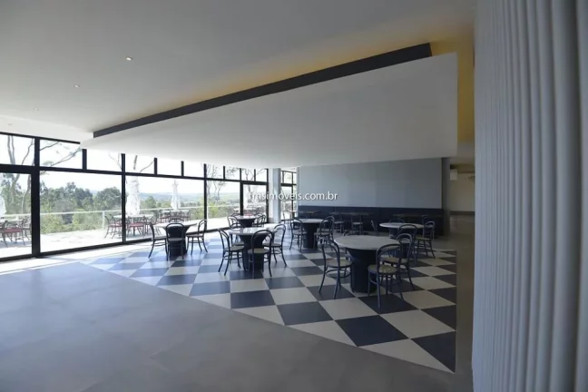 Imagem Galpão Comercial para Locação em Sorocaba-SP, Bairro Cajuru do Sul - 2 Banheiros, 8 Vagas de Garagem, 2.731,68 m² de Área.