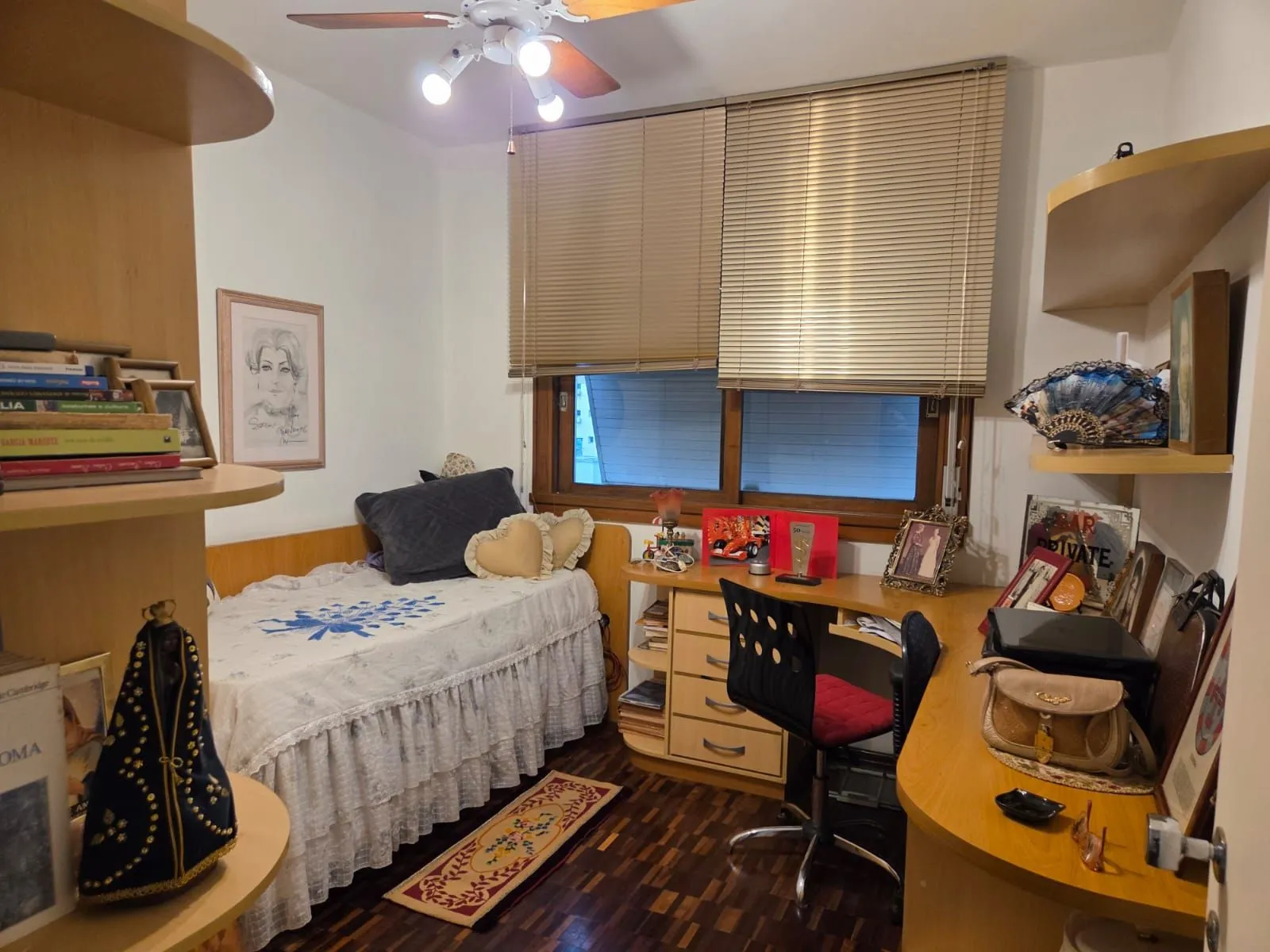 Imagem Vende-se belo apartamento a 2 quadras do Parcão, 3 dormitorios, suíte , 1 box - 114m² -