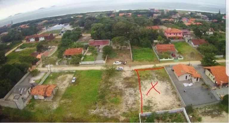 Imagem Vendo terreno na Praia do Ervino