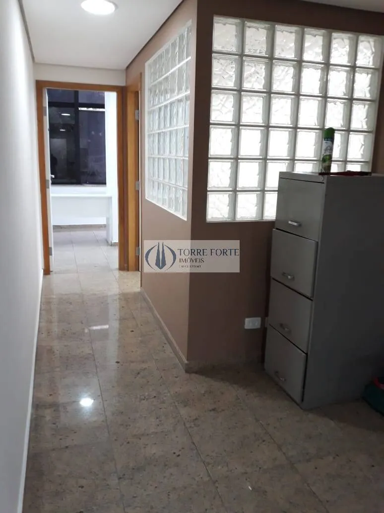 Imagem Sala comercial com 45 m² ótima localização a 650 m da estação Metrô Moema