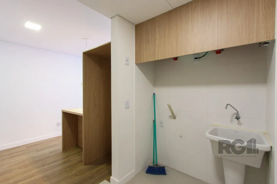 Imagem Apartamento em Porto Alegre no Bairro Petrópolis, de 1 quarto, GARDEN , semi mobiliado