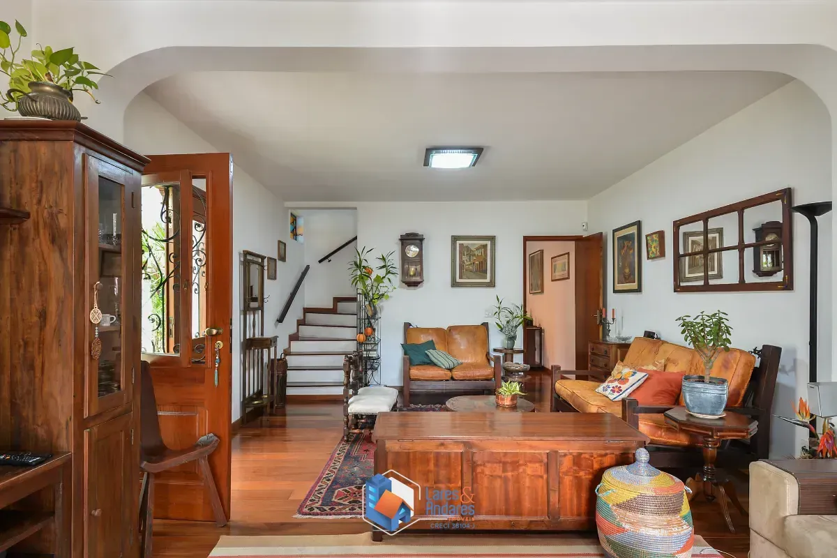 Imagem Sobrado para venda em Sumaré com 4 quartos, sendo 2 suítes, 190m²