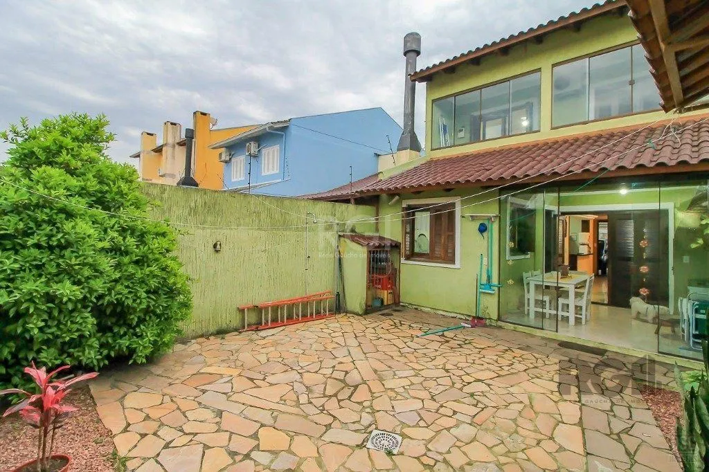 Imagem Casa para Venda - 167m², 3 dormitórios, sendo 1 suites, 7 vagas - Hípica