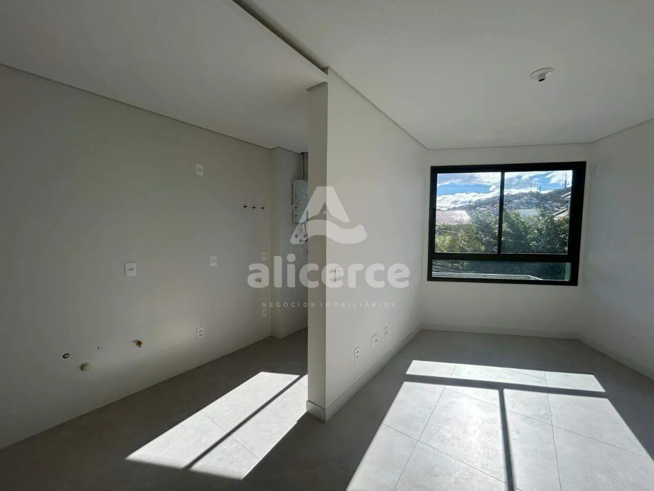 Imagem Apartamento à venda com 2 quartos 1 suíte, 65,67m² em Carvoeira Florianópolis