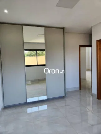 Imagem Casa com 4 dormitórios à venda, 220 m² por R$ 1.990.000,00 - Residencial Goiânia Golfe Clube - Goiânia/GO