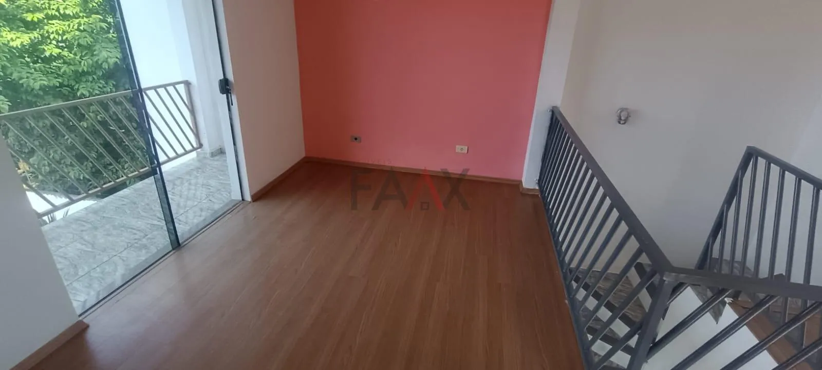 Imagem Sobrado com 4 Quartos e Suíte para Alugar no São Cristóvão