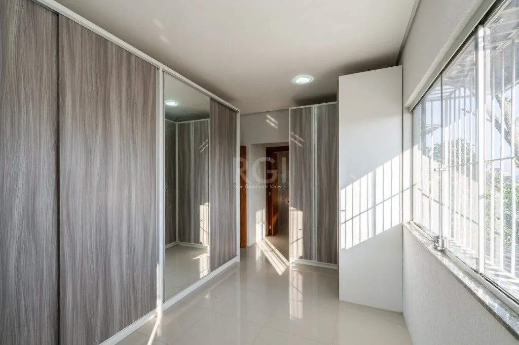 Imagem Casa para Venda - 259m², 4 dormitórios, sendo 1 suites, 4 vagas - Coronel Aparício Borges
