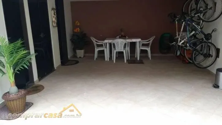 Imagem Casa em Condomínio para Venda em Cabo Frio / RJ no bairro Jardim Flamboyant