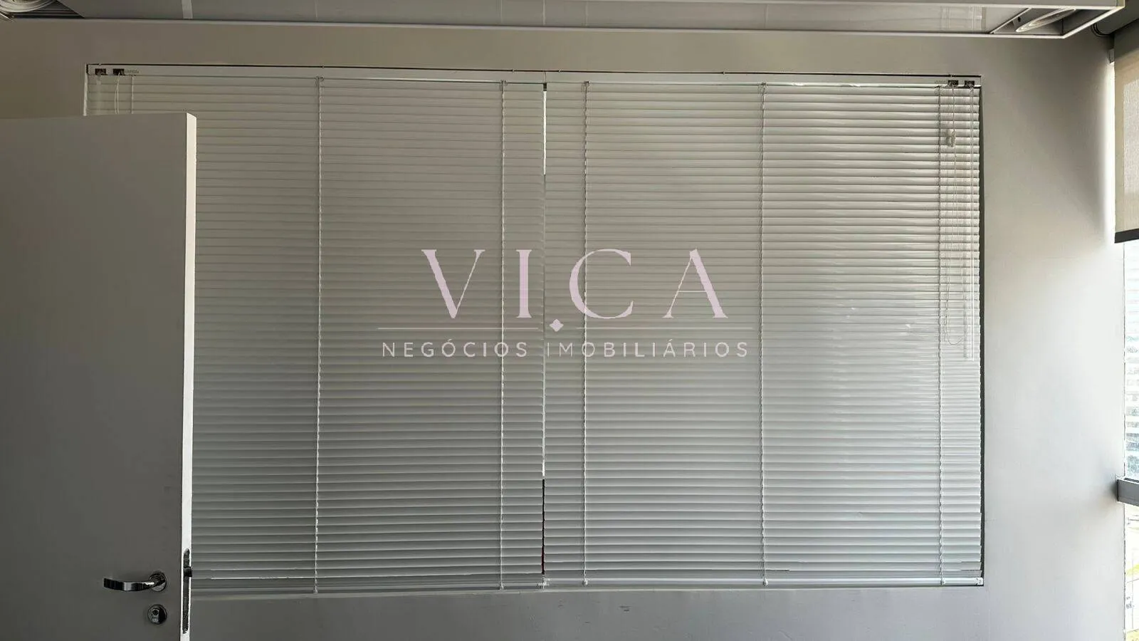 Imagem Sala mobiliada 61m² para venda por R$ 620.000,00 - Alphaville/SP