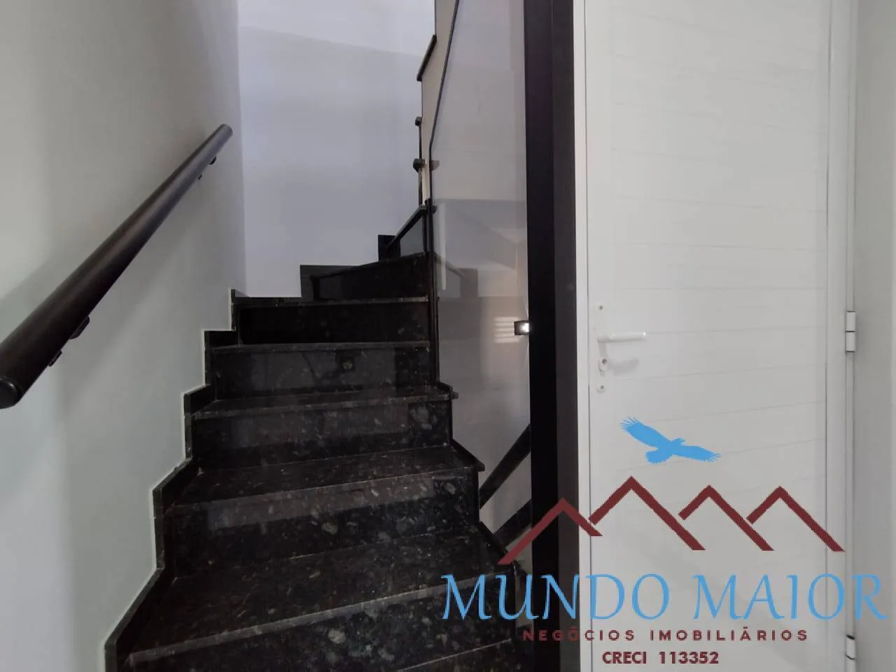 Imagem Sobrado novo- 133m2 - 3 dormitoriois e suite - 4 vagas de garagem !!!!!!!
