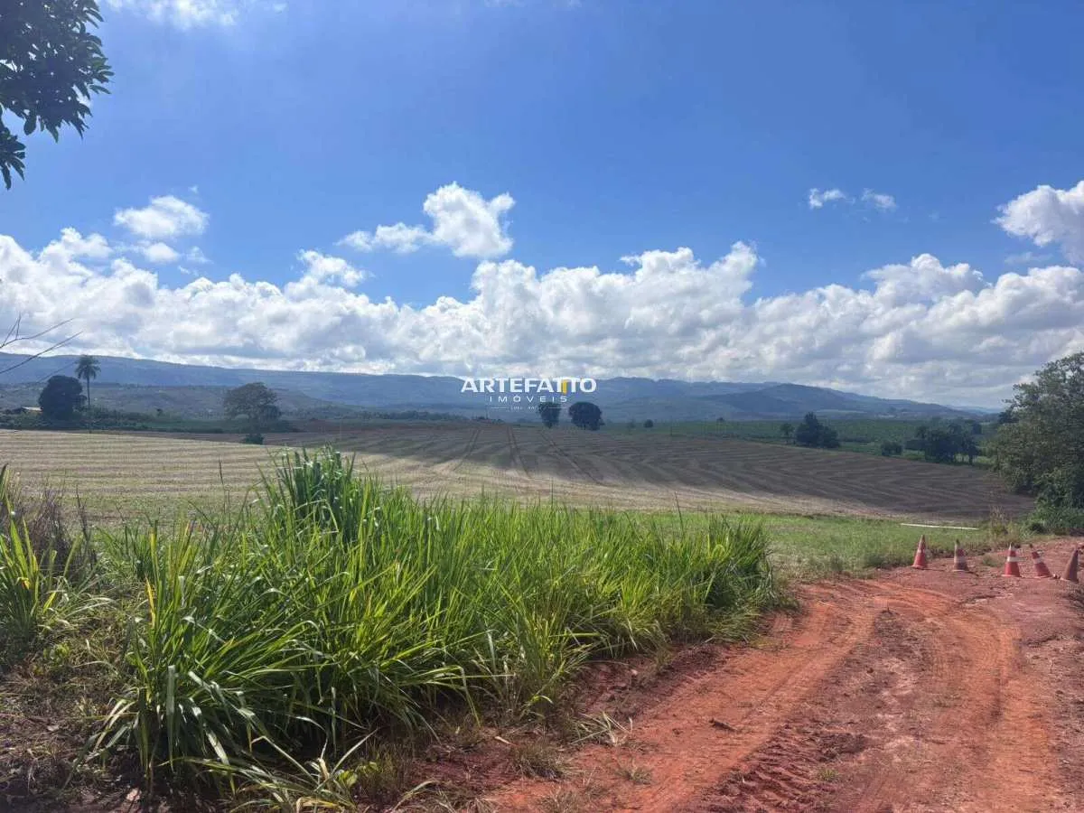 Imagem Terreno à venda em Delfinópolis, 200m2