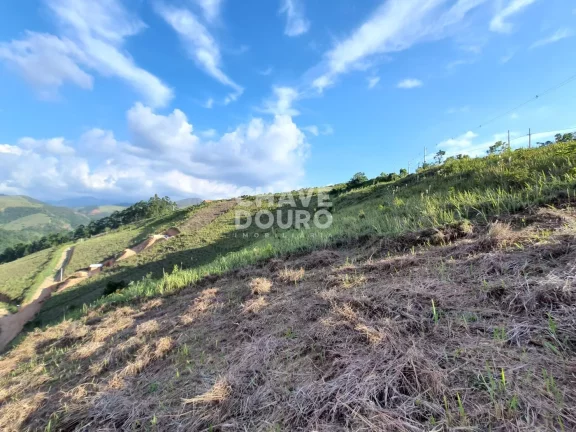 Imagem Terreno em condomínio, com 738 m² e vistas cinematográficas para as montanhas!