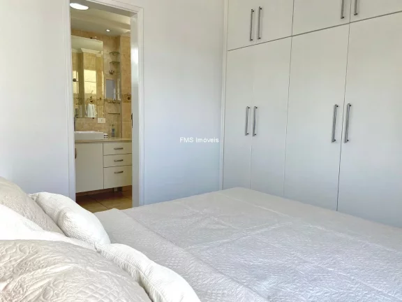Imagem Apartamento de Luxo na Vila Hamburguesa: 3 quartos, 3 suítes, 3 salas, 5 banheiros e 4 vagas de garagem, 188m², São Paulo-SP.