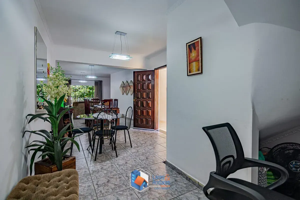 Imagem Sobrado para venda em Parque São Domingos com 3 quartos, 148m²