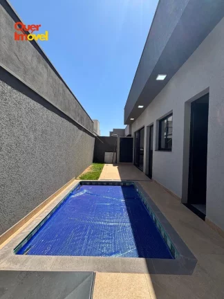 Imagem Casa de alto padrão em condomínio no Jardim Cybelli em Ribeirão Preto-SP! 3 quartos, 3 suítes, 3 salas, 5 banheiros, 4 vagas de garagem e 149,15 m² de área. Quer Imóvel Negócios Imobiliários!