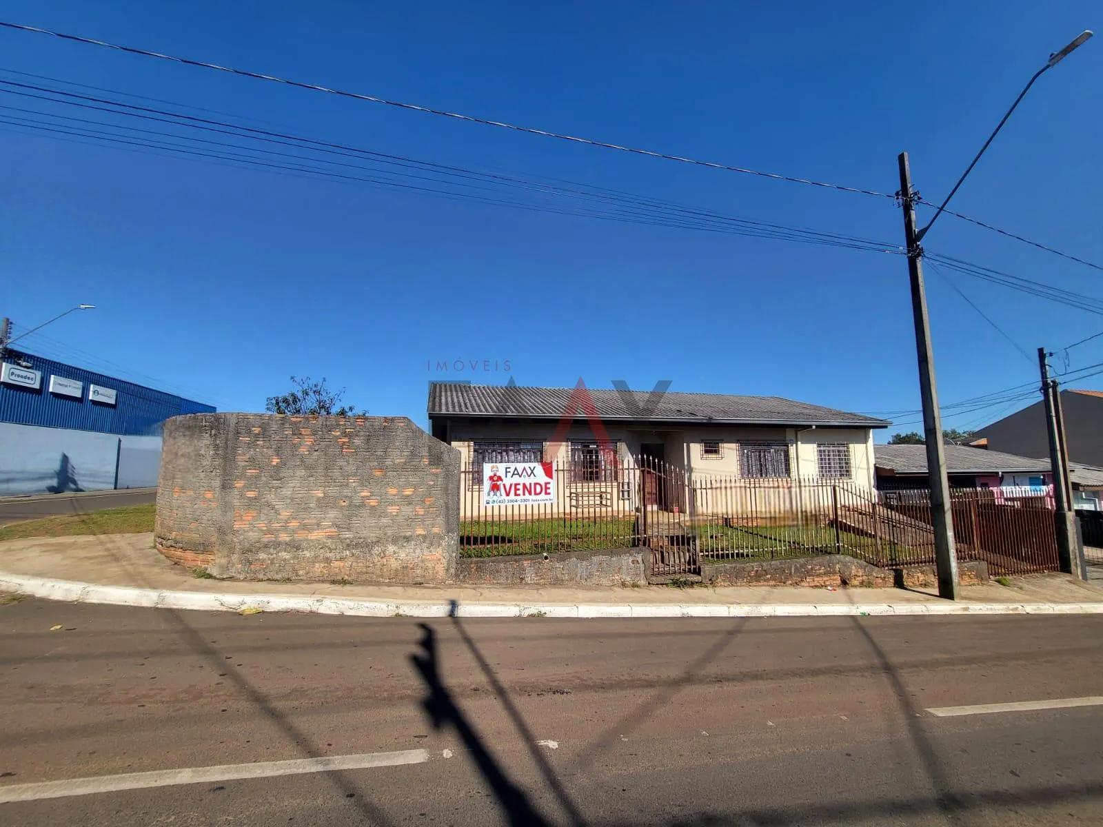 Foto do imóvel Imóvel de esquina à venda na principal avenida da Vila Carli!