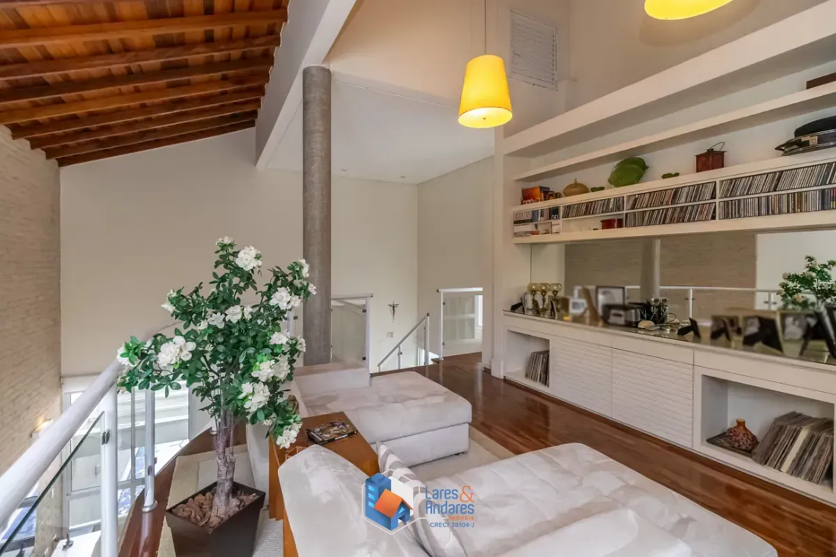 Imagem Sobrado para venda em Jardim Franca com 3 quartos, sendo 3 suítes, 400m²