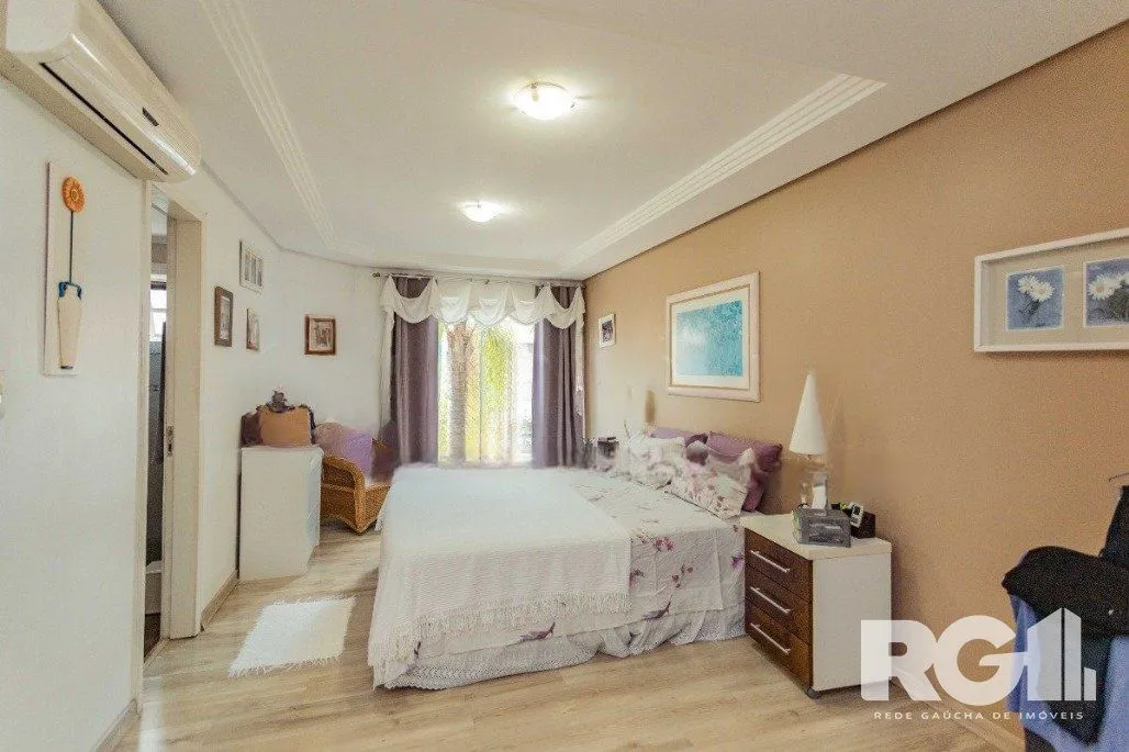 Imagem Casa com 5 Quartos 240m² privativos no Condomínio Parque Iguaçu. Bairro Ecoville