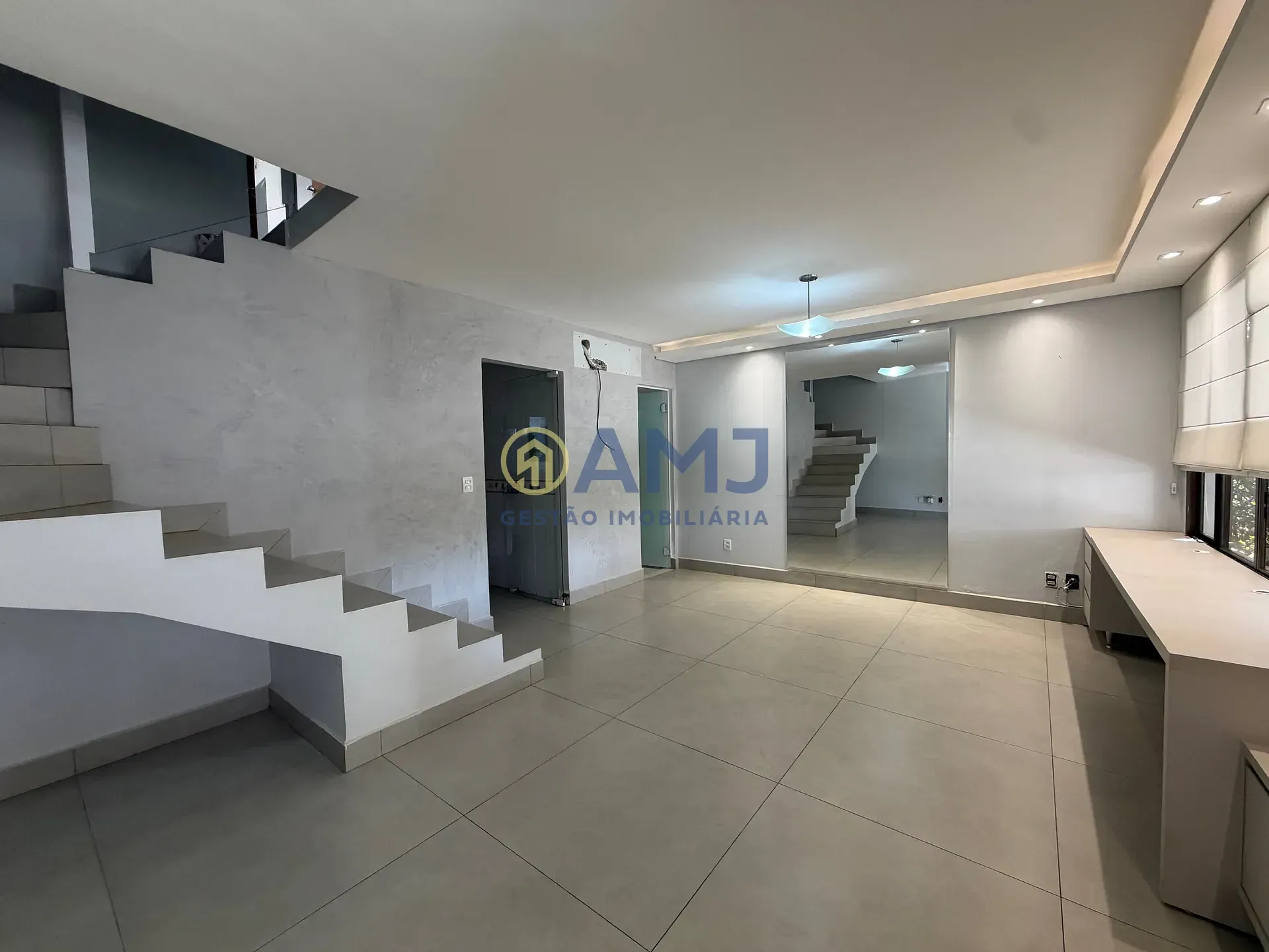 Imagem SOBRADO À VENDA OU PARA ALUGAR | CONDOMÍNIO VILLAS DO ATLÂNTICO - JARDIM PLANALTO