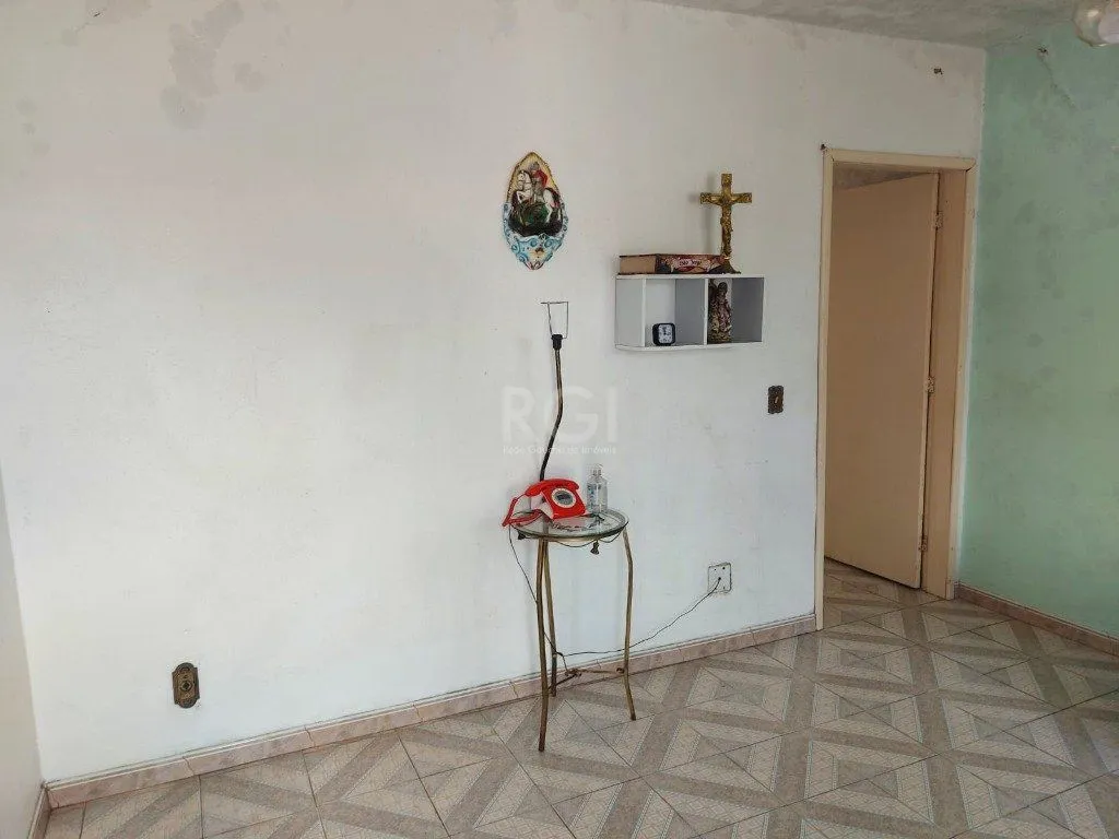 Imagem CASA COM CHURRASQUEIRA E GARAGEM PARA 2 CARROS