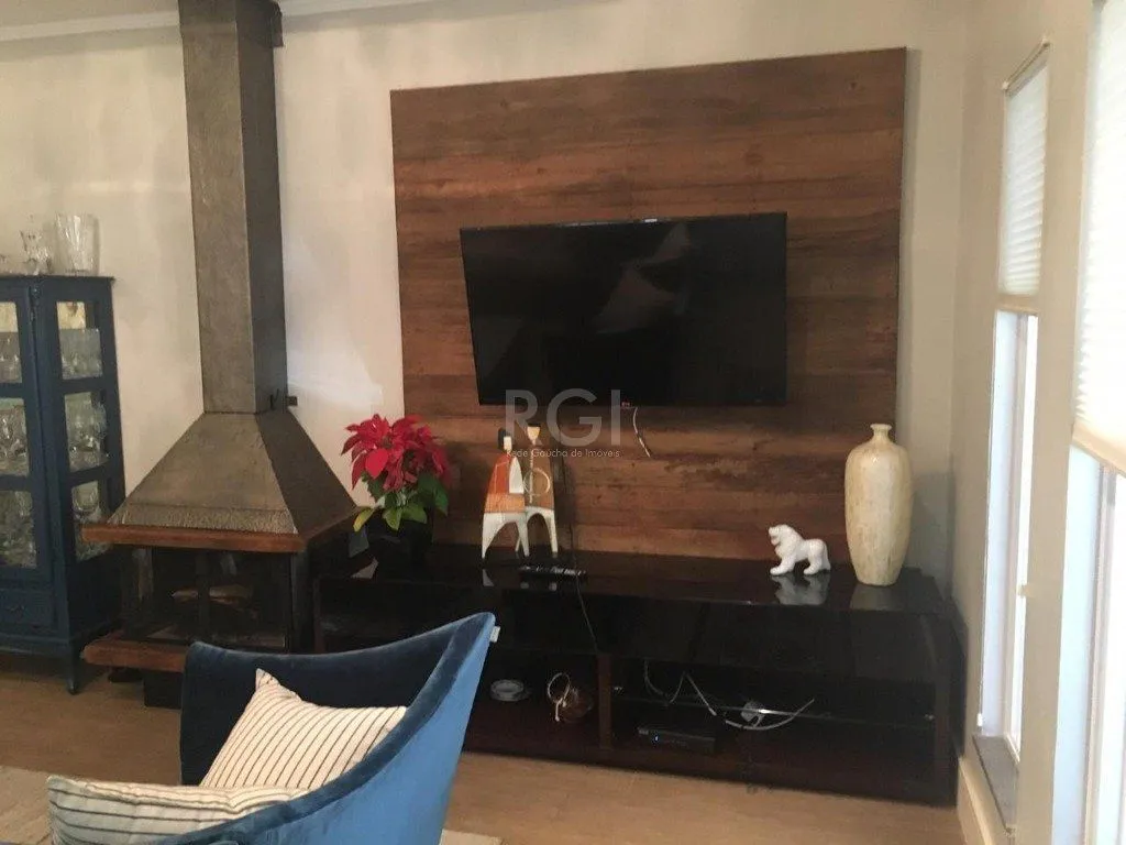 Imagem Casa para Venda - 230m², 3 dormitórios, sendo 3 suites, 3 vagas - Chácara das Pedras