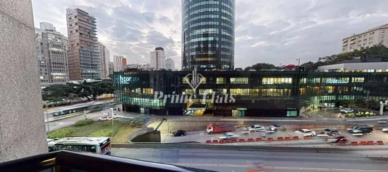 Imagem Flat disponível para locação no Golden Tower Residence no Itaim Bibi, com 40m², 1 dormitório e 1 vaga