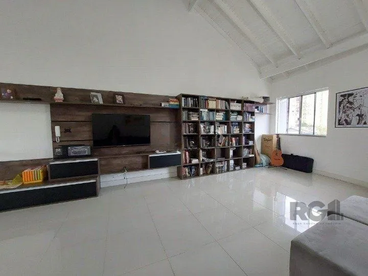 Imagem Casa, 234m², 3 dormitórios, Cristal