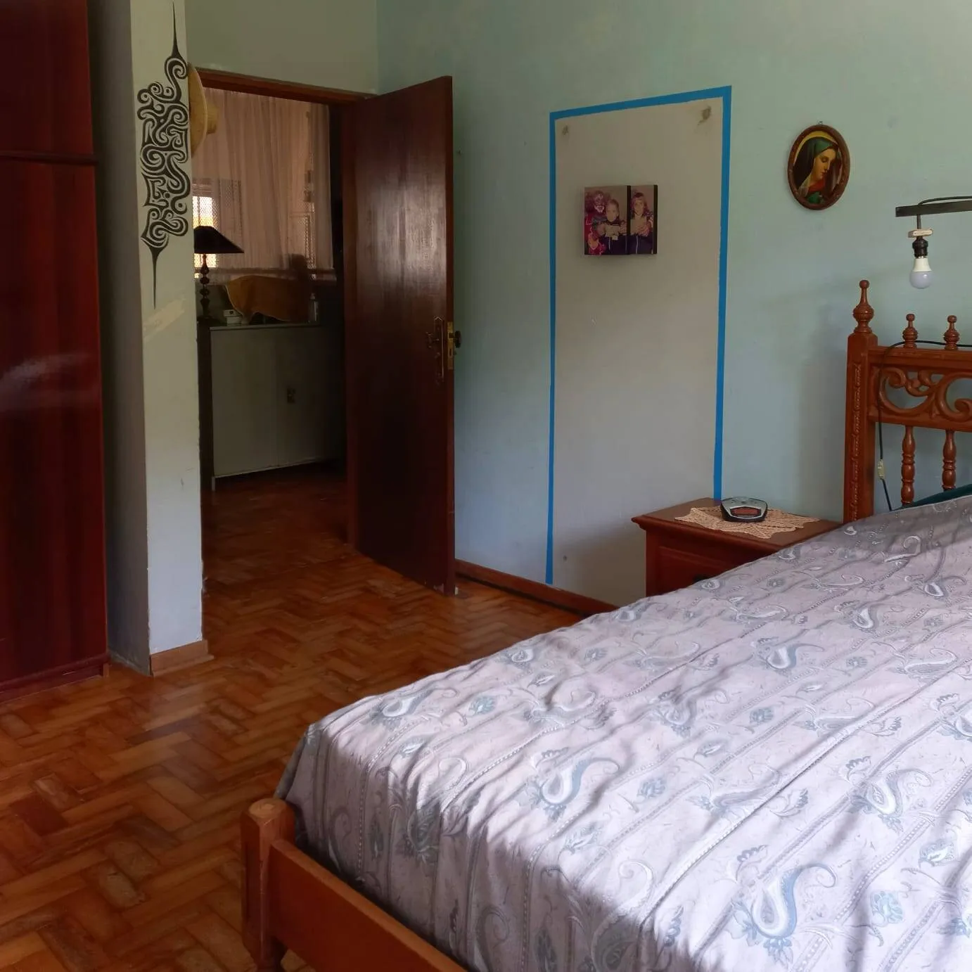 Imagem Chácara Com Casa Principal, Edícula e Galpão Industrial no mesmo Terreno.