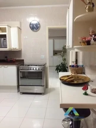 Imagem Apartamento Alto Padrão com 250m² sendo 1 por andar com 4 suítes, 4 vagas!