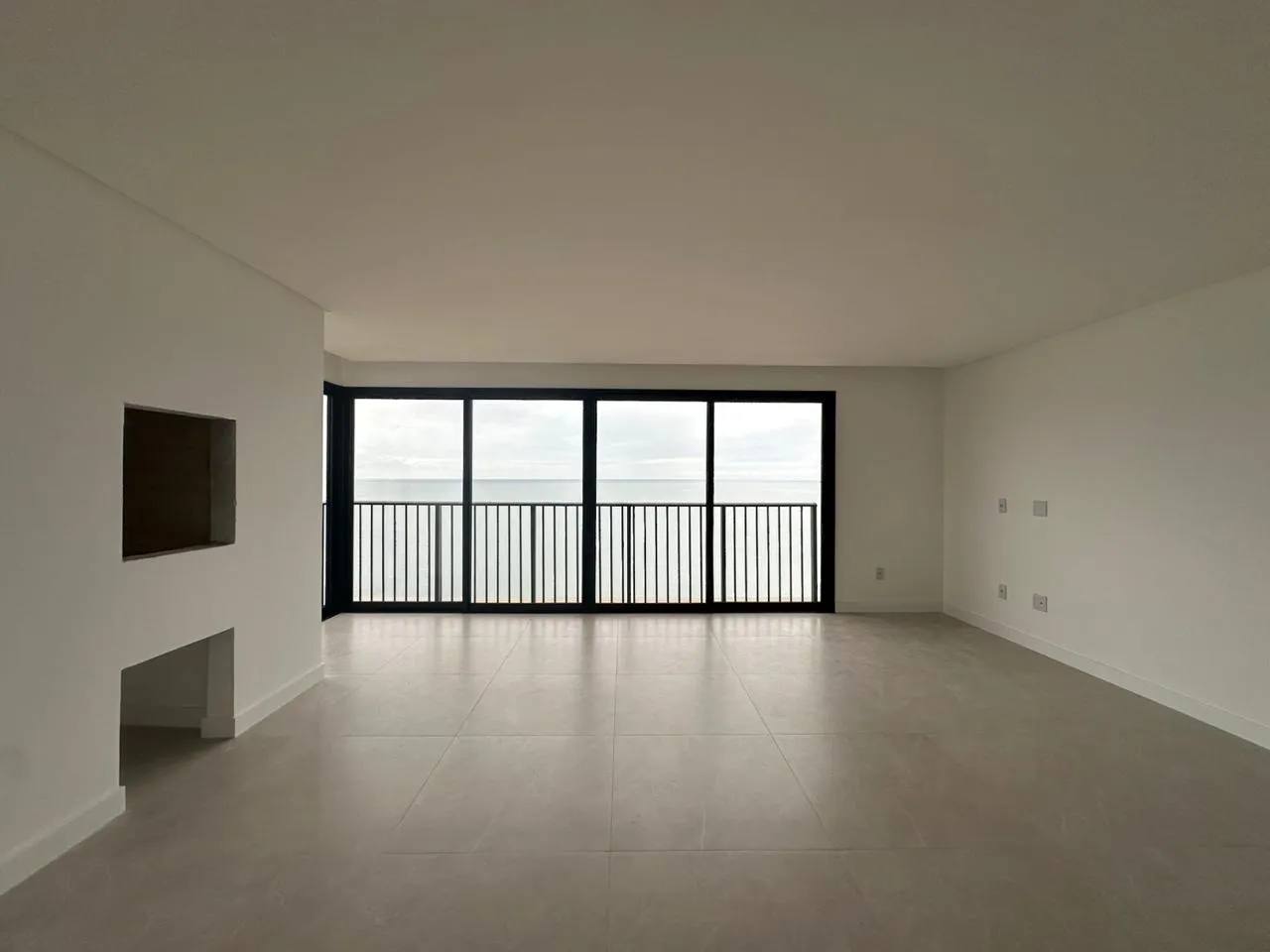 Imagem Apartamento com vista para o mar à venda com 122m2 por R$ 2.887.500,00