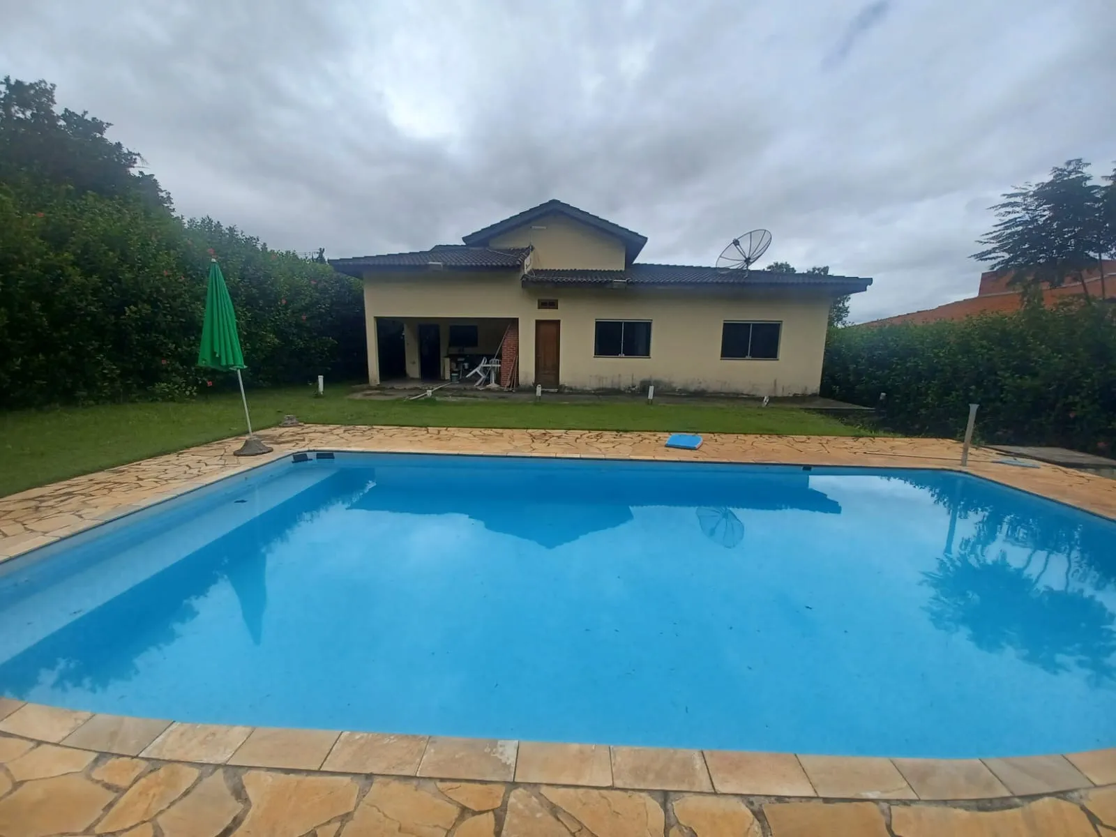 Imagem Casa com 04 dormitórios, sendo 01 suíte à venda no Condomínio Village da Serra!