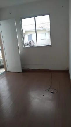Imagem Casa de Condomínio com 2 Quartos para Alugar, 56 m² em Jardim Layr - Mogi das Cruzes
