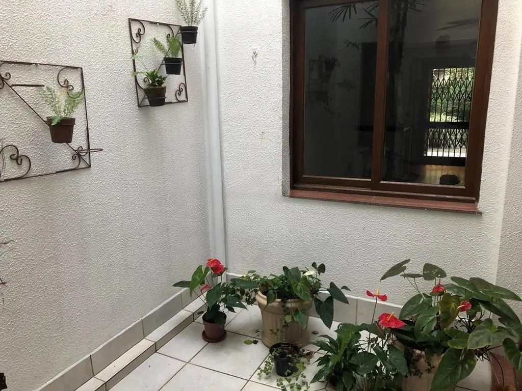 Imagem Casa de 3 dormitórios à venda no Bairro, Jardim do Salso - Porto Alegre