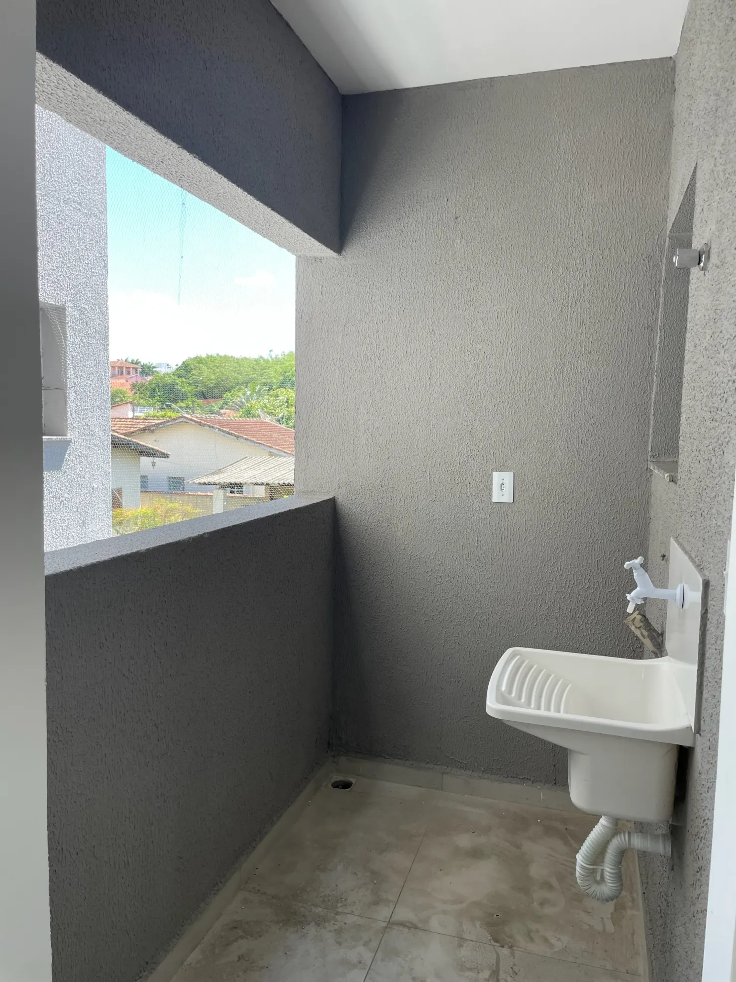 Imagem Apartamento dois dormitórios com suíte e sacada e ótima localização à venda, Bosque da Princesa, Pindamonhangaba, SP
