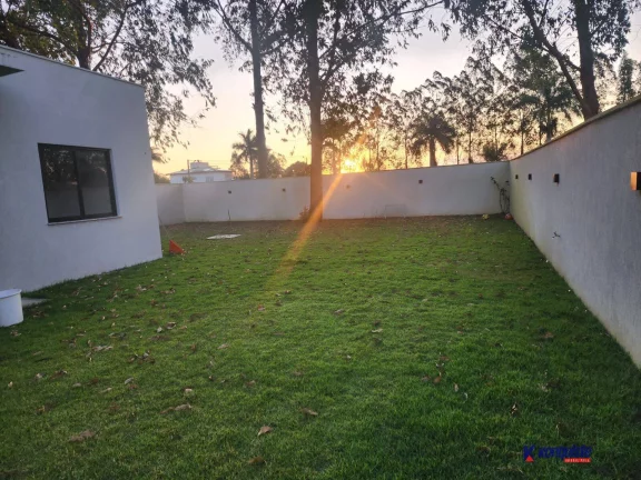 Imagem VENDO CASA DE 4/4 SENDO UMA SUITE NO CONDOMINIO HARAS RESIDENCE