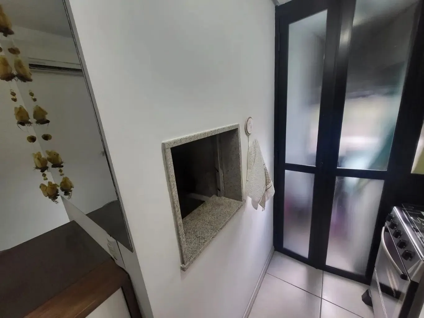 Imagem Apartamento com 1 quarto e 53m² à venda em Menino Deus, Porto Alegre.