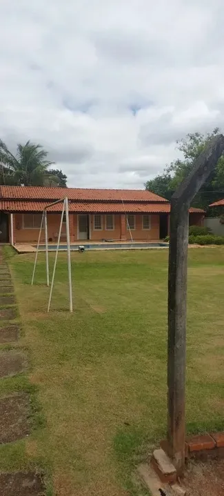 Imagem Chácara à venda em Araçoiaba da Serra-SP: 3 quartos, 1 suíte, 3 banheiros, rico pomar, campo de futebol