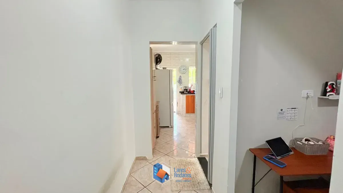 Imagem Sobrado para venda em Parque Maria Domitila com 3 quartos, sendo 1 suíte, 200m²