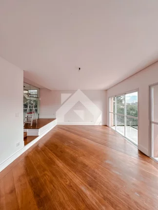 Imagem Casa de Condomínio em Alphaville - Santana de Parnaíba, SP