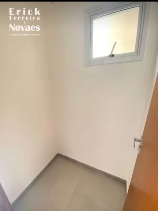 Imagem Casa a Venda na Praia do Morro-ES com 3 suítes sendo uma Suite master com Varanda, Sala de Estar e Jantar, quintal e Piscina e 2 vagas de garagem