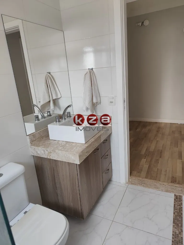 Imagem Imperdível! LInda Casa em condomínio na cidade de Valinhos-SP, : 3 quartos, 1 suíte, 2 salas, 2 banheiros, 2 vagas de garagem, 210m².