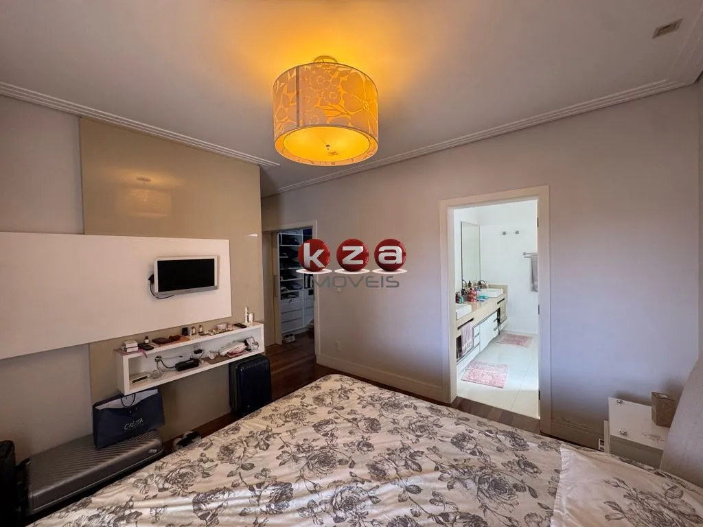 Imagem Luxuosa casa em condomínio à venda em Valinhos-SP, no Condomínio Porto Seguro Village: 3 quartos, 3 suítes, 2 salas, 5 banheiros, 2 vagas, 454m².