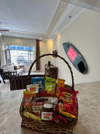 Imagem Vendo casa com 362 mts de área útil, piscina 4x7, barzinho de tijolinho e mármore + EDÌCULA com 2 dormitórios, banheiro Sistema de captação de energia própria fotovoltáica
