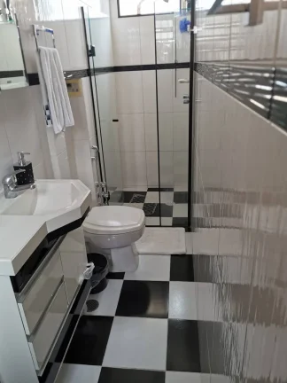 Imagem Sobrado 250 m² 3 Dormitórios sendo 2 Suítes Porteira Fechada