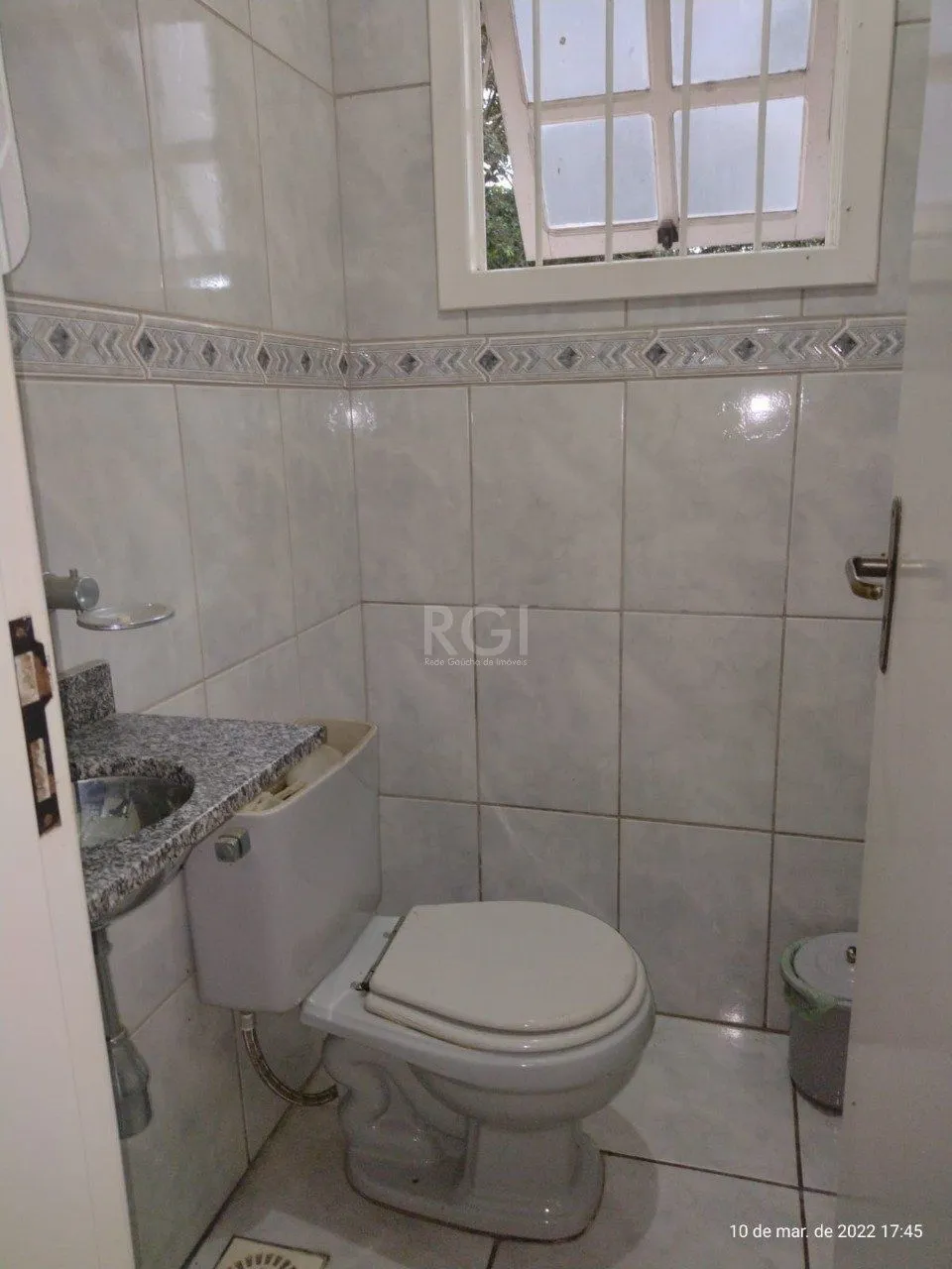 Imagem Casa 210m², 3 dormitórios, sendo 1 suites, 2 vagas - Mario Quintana, Porto Alegre/RS