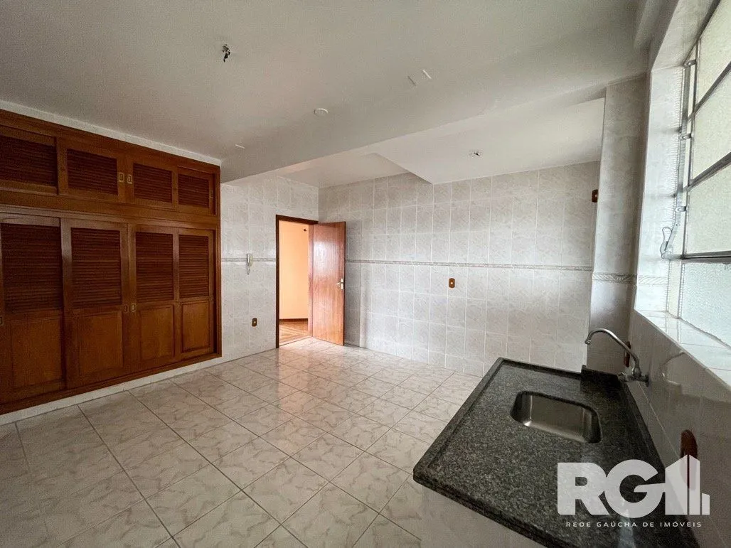 Imagem 303m2 Apartamento com 5 dormitórios no centro da capital.