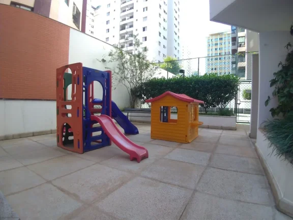 Imagem Linda cobertura de 321M² com 3 quartos e 2 suítes. Armários, varandas, ampla sala.