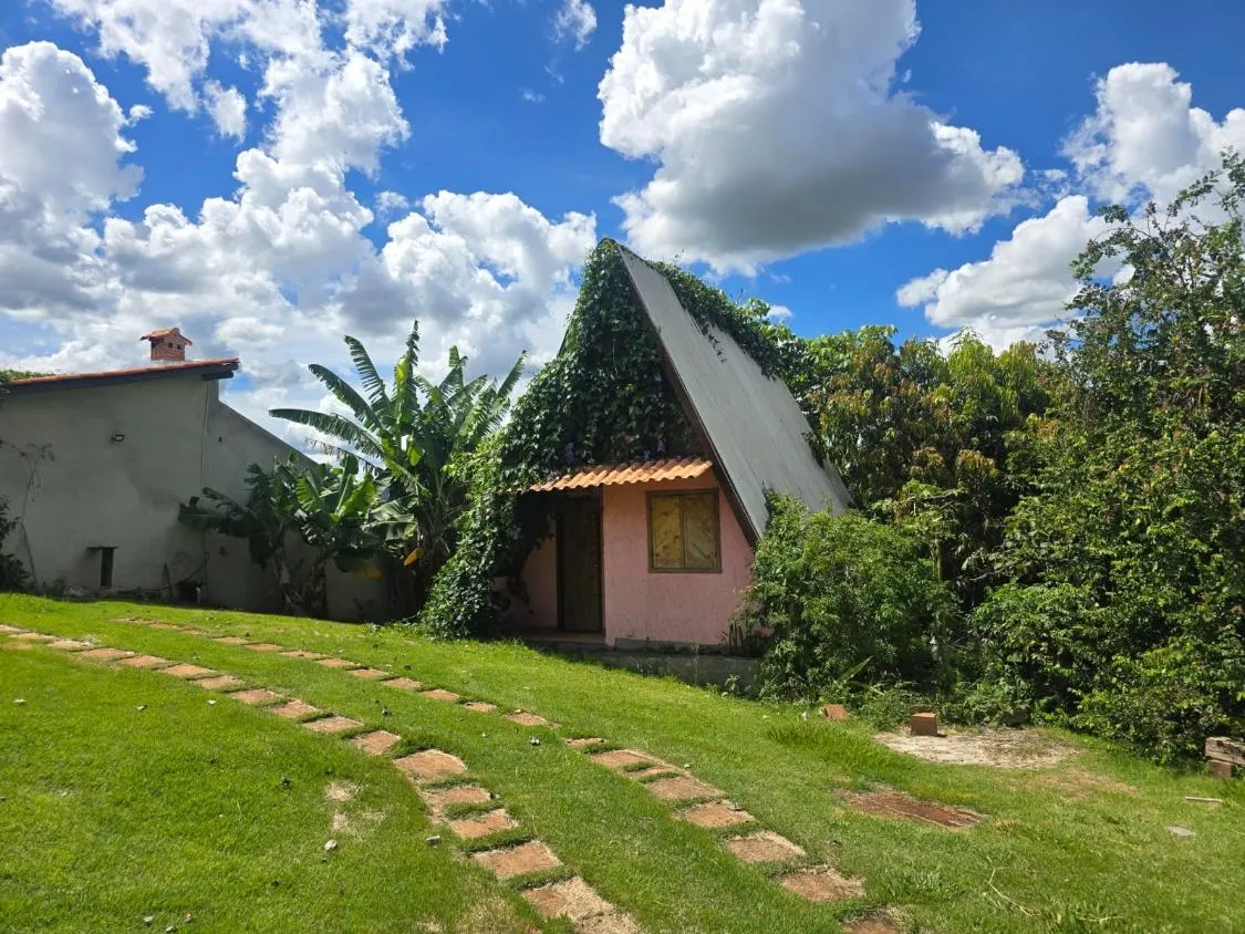 Imagem Vendo excelente sítio em Mateus Leme ,área total de 2.800 m²