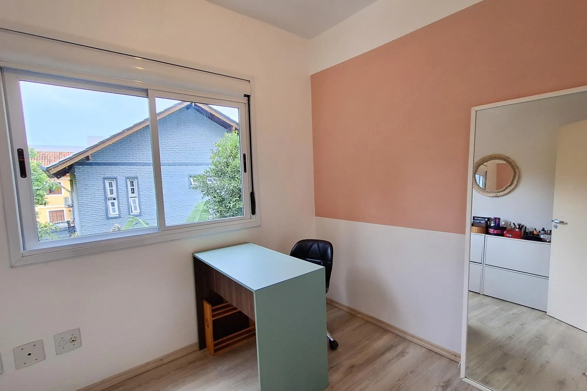 Imagem Belíssimo Apartamento com 3 dormitórios e 1 vaga de garagem no bairro Aberta dos Morros, zona sul de Porto Alegre.